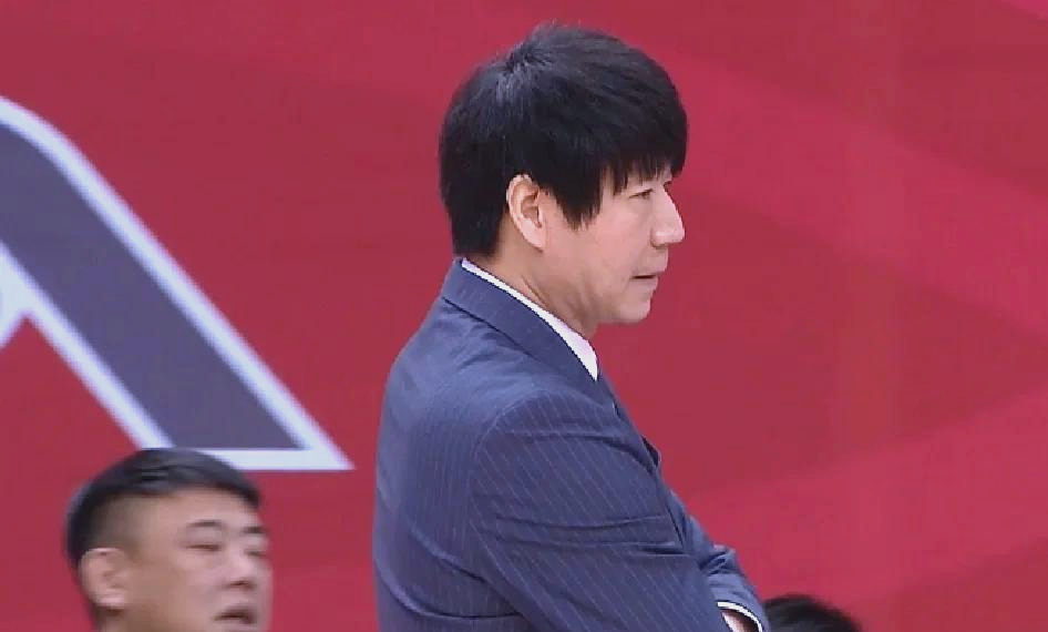 关于CBA球队新帅上任，带领球队冲击冠军荣耀的信息